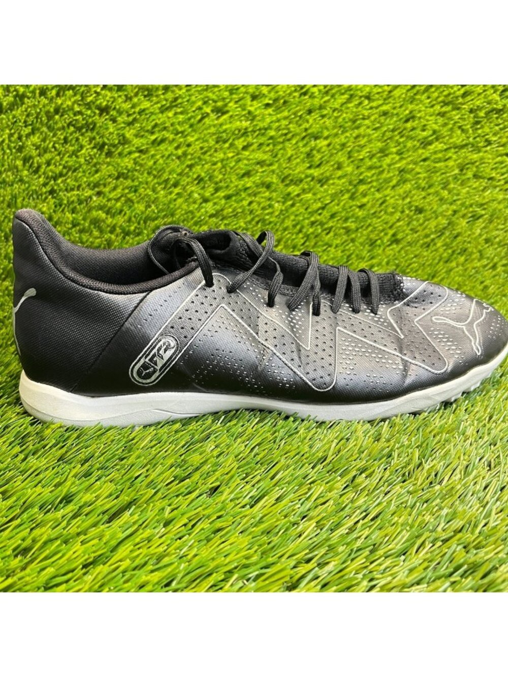 Puma Future Play TF Mens Size 11 Black Leather Running Outdoor Soccer Shoes